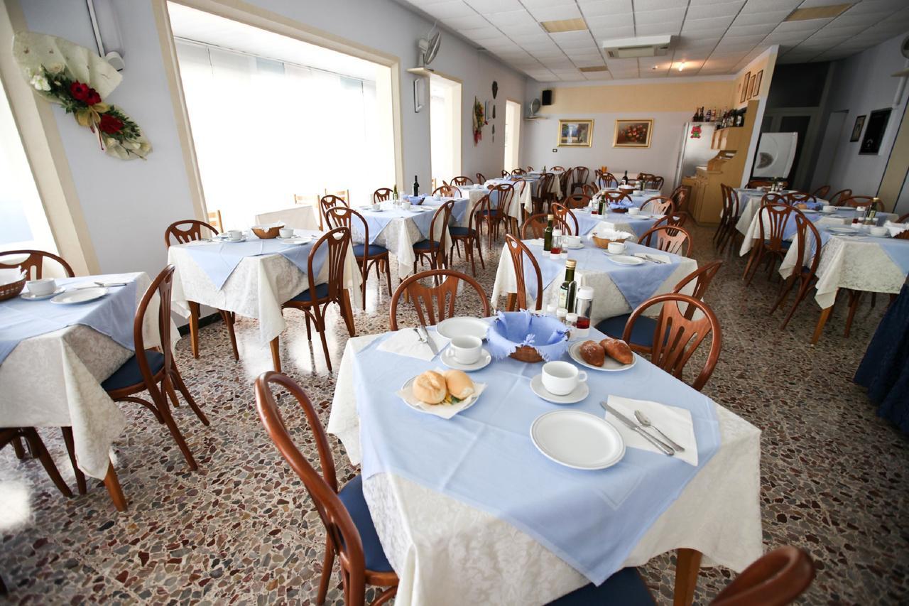 Hotel Latini Rimini Luaran gambar
