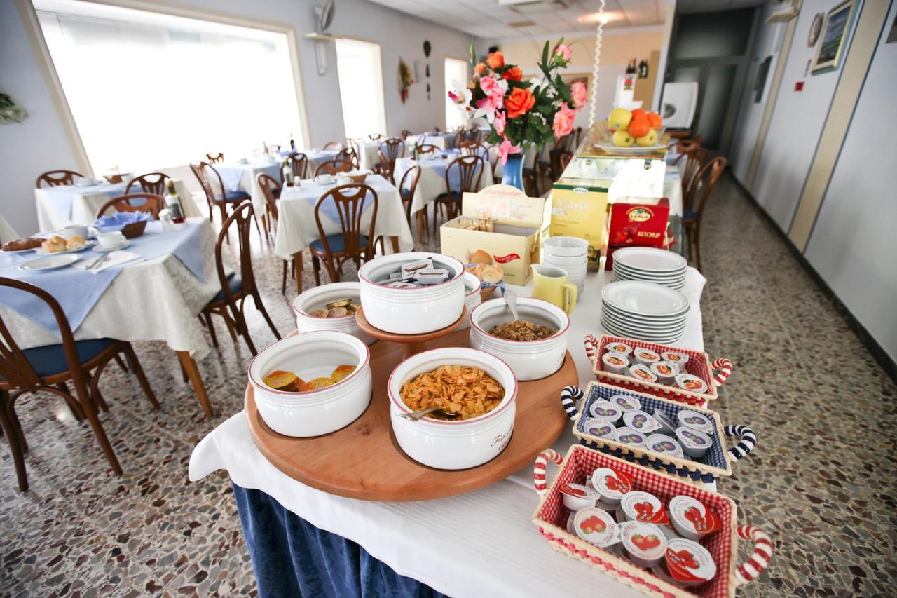 Hotel Latini Rimini Luaran gambar