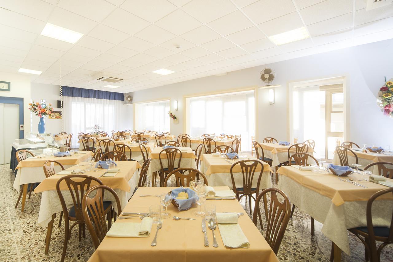 Hotel Latini Rimini Luaran gambar