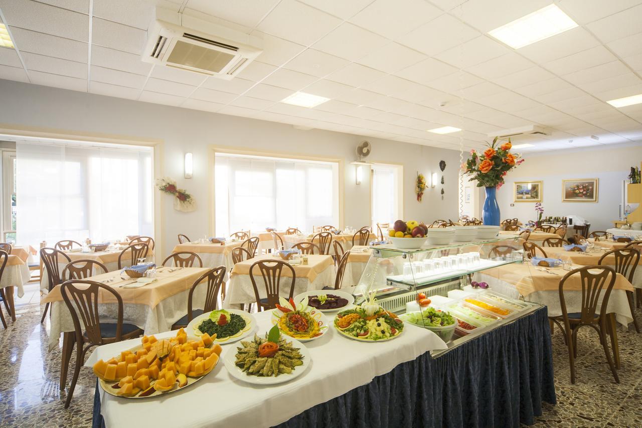 Hotel Latini Rimini Luaran gambar