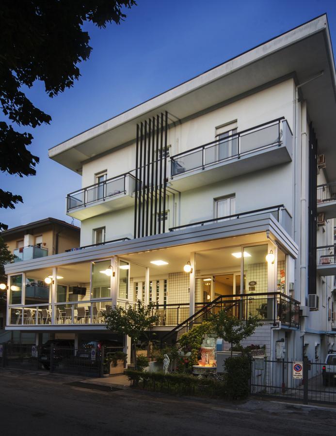 Hotel Latini Rimini Luaran gambar